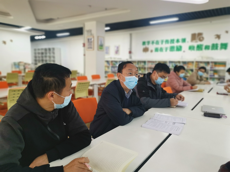 劉新選副書記、執(zhí)行校長做主旨分享1_副本